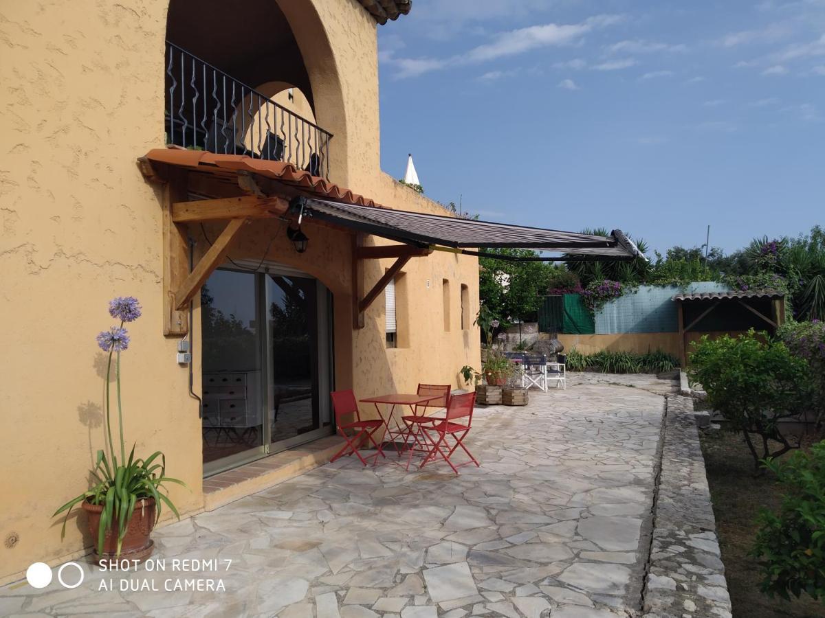 Rez-De-Villa Мужен Екстериор снимка